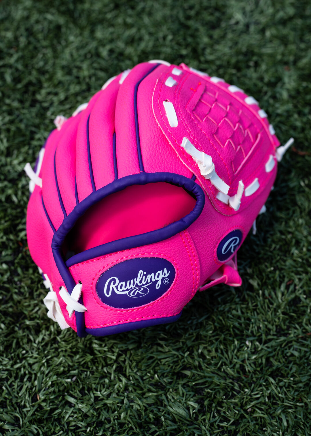 Players Series 9 in Softball Glove with Soft Core Ball - Image 6