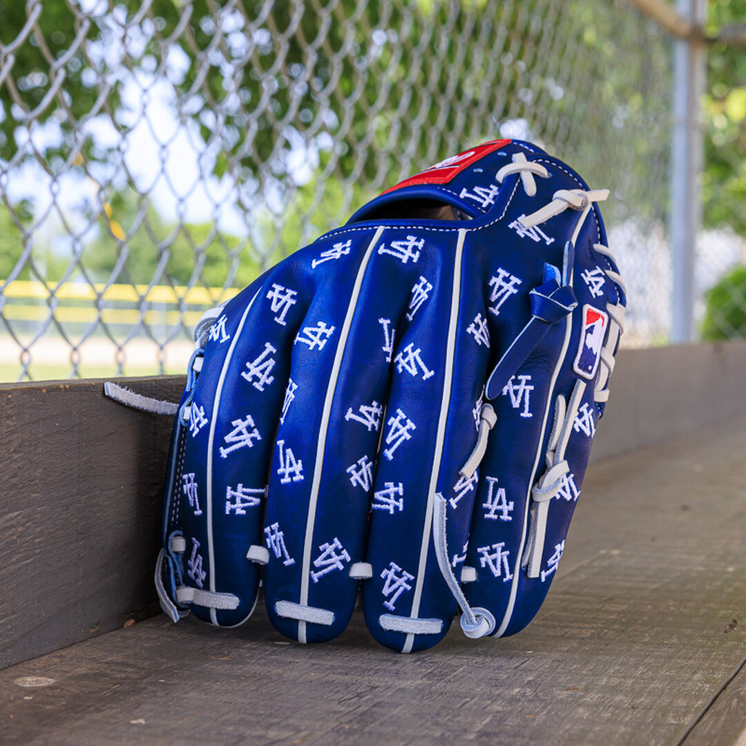 Los Angeles Dodgers Heart of the Hide 11.75-Inch Infield Glove - Image 8
